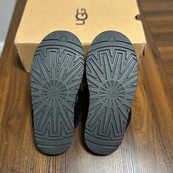 UGG  Disquette Black Suede Fur Slippers - Picture 4 of 6